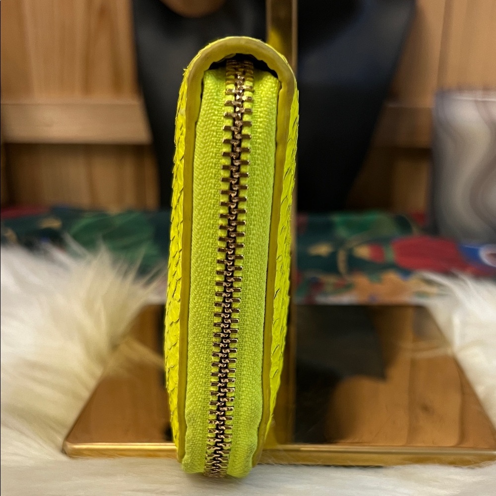 Tory Burch Neon Yellow Green Python Embossed Zipp… - image 4